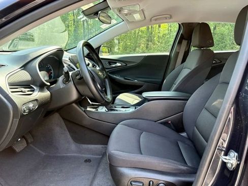 Used 2023 Chevrolet Malibu RS image 27