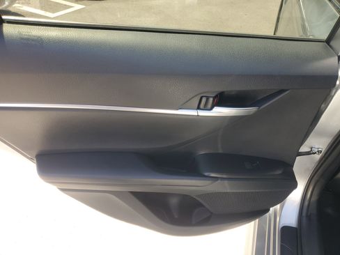 Used 2024 Toyota Camry SE w/ Convenience Package image 13