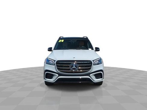 Used 2024 Mercedes-Benz GLS 450 4MATIC image 4