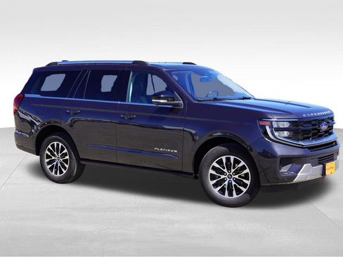 Used 2025 Ford Expedition Platinum AWD/4WD image 2