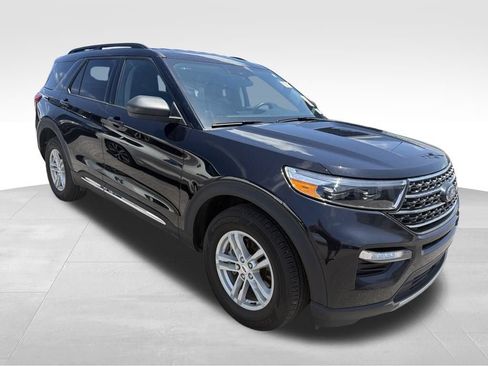 Used 2024 Ford Explorer XLT w/ Equipment Group 202A AWD/4WD image 13