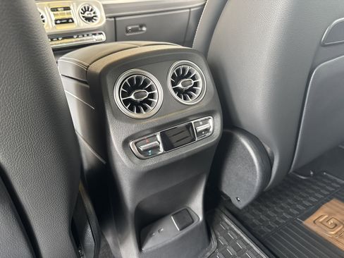 Used 2025 Mercedes-Benz G 63 AMG 4MATIC image 39