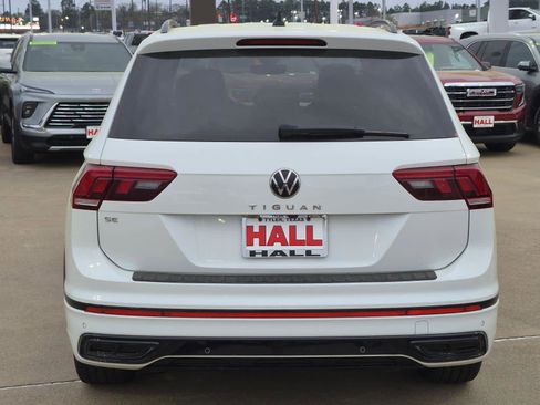 Used 2022 Volkswagen Tiguan SE R-Line image 5