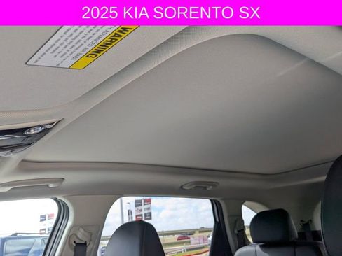 Used 2025 Kia Sorento SX image 15