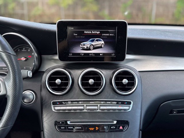 Used 2019 Mercedes-Benz GLC 300 4MATIC image 21