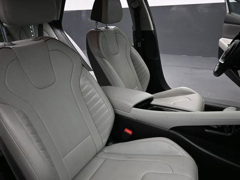 Used 2023 Hyundai Elantra Limited image 25