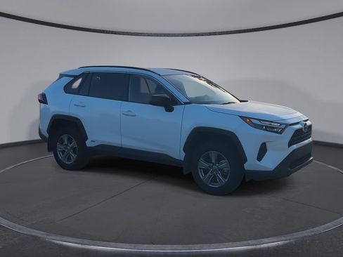 Used 2024 Toyota RAV4 LE AWD/4WD image 2
