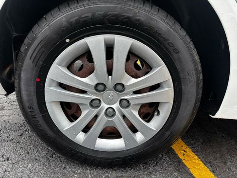 Used 2017 Chevrolet Sonic LT FWD image 9