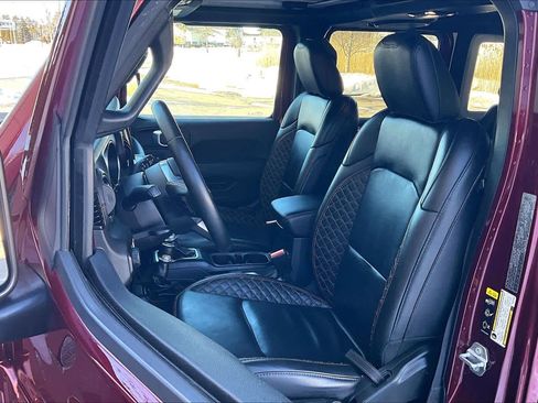 Used 2021 Jeep Wrangler Unlimited Sahara image 9