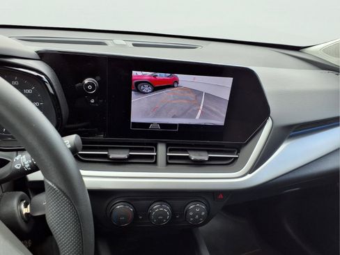 Used 2024 Chevrolet Trax LS w/ LS Convenience Package image 19