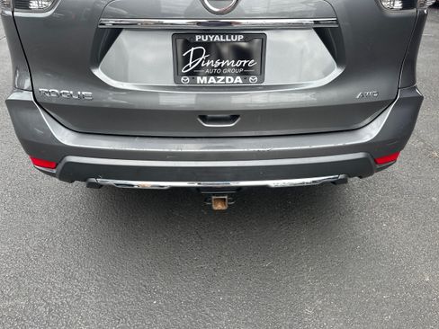 Used 2017 Nissan Rogue S AWD/4WD image 23