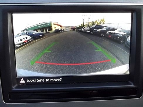 Used 2016 Volkswagen Golf S image 20