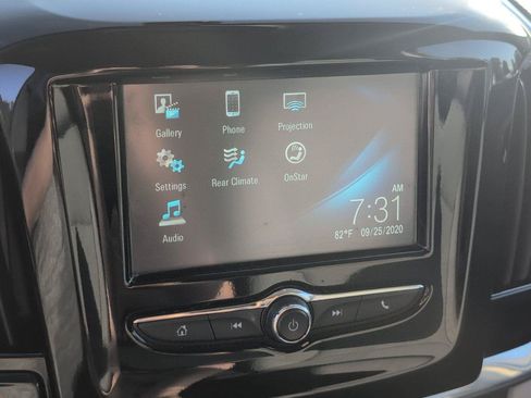 Used 2018 Chevrolet Traverse LT FWD image 21