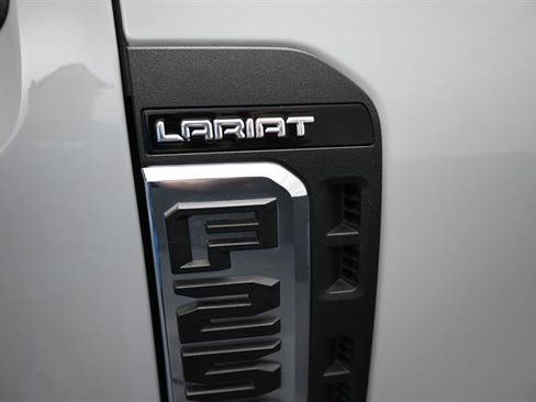 Used 2025 Ford F250 Lariat w/ Lariat Ultimate Package AWD/4WD image 5