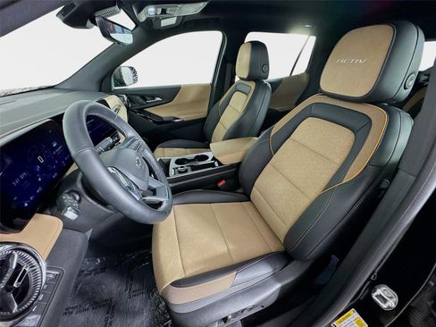Certified 2025 Chevrolet Equinox ACTIV w/ Safety and Technology Package AWD/4WD image 11