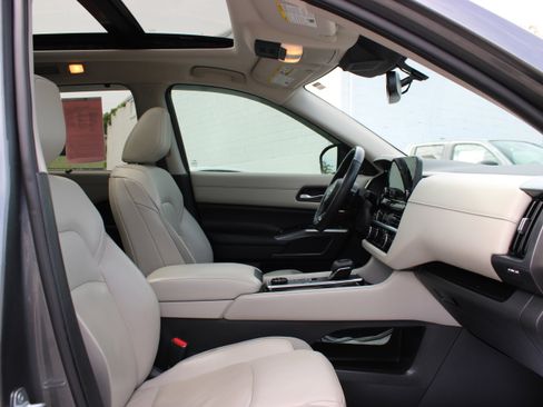Used 2022 Nissan Pathfinder SL w/ SL Premium Package AWD/4WD image 20
