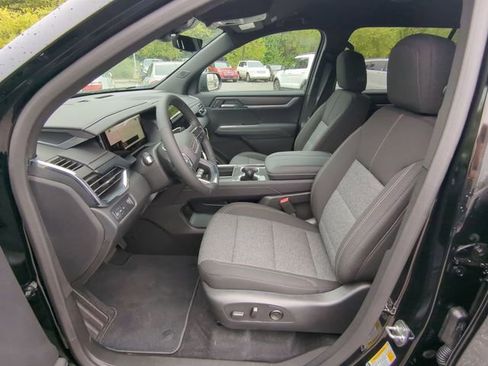 New 2026 GMC Acadia Elevation image 18