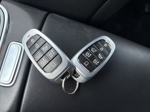 Used 2023 Hyundai Santa Fe Limited image 12