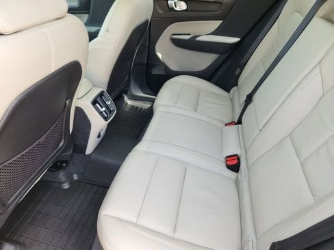 Used 2023 Volvo XC40 B5 Plus w/ Protection Package Premier AWD/4WD image 31