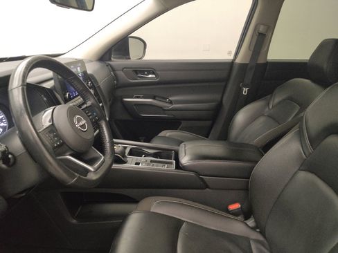 Used 2023 Nissan Pathfinder SL image 17