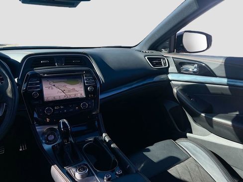 Used 2023 Nissan Maxima SR w/ Sport Mat Group image 24