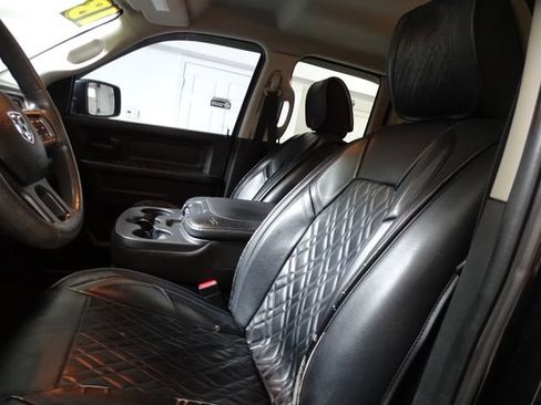 Used 2018 RAM 1500 Express w/ Black Ram 1500 Express Group AWD/4WD image 2