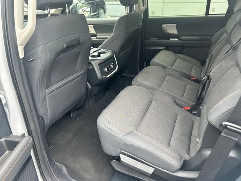 Used 2025 Ford Expedition Active AWD/4WD image 29
