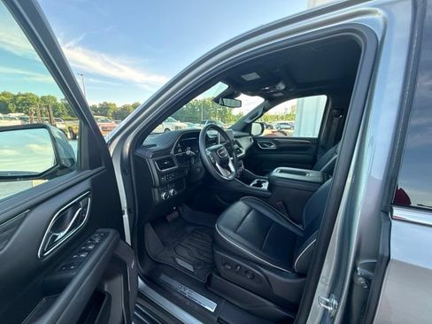 Used 2024 GMC Yukon XL SLT w/ SLT Premium Package AWD/4WD image 26