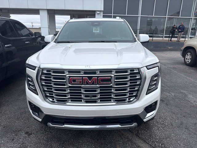 Used 2025 GMC Yukon Denali w/ LPO, Floor Liner Package AWD/4WD image 3