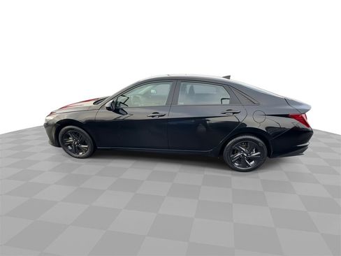 Used 2021 Hyundai Elantra SEL w/ Convenience Package image 5