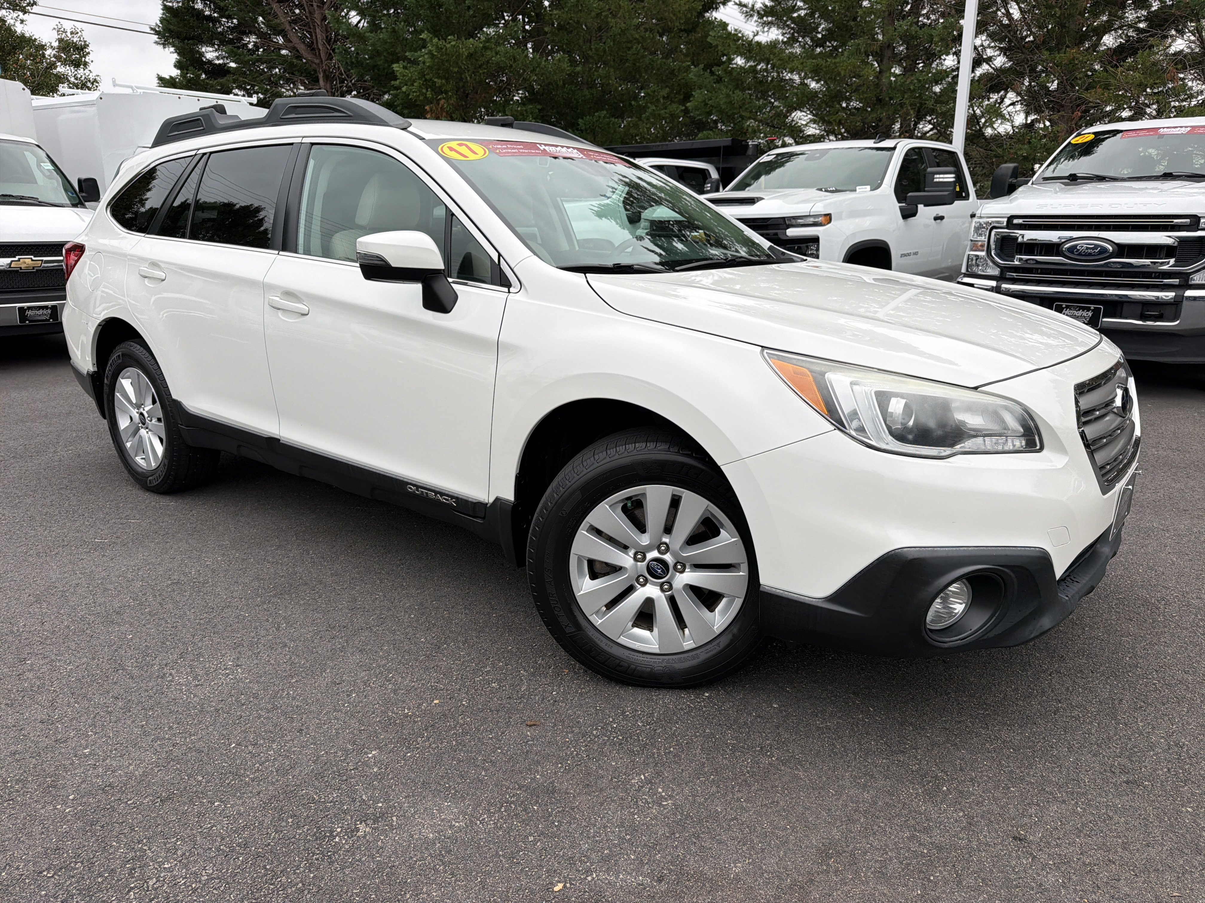 Used 2017 Subaru Outback 2.5i Premium AWD/4WD image 2