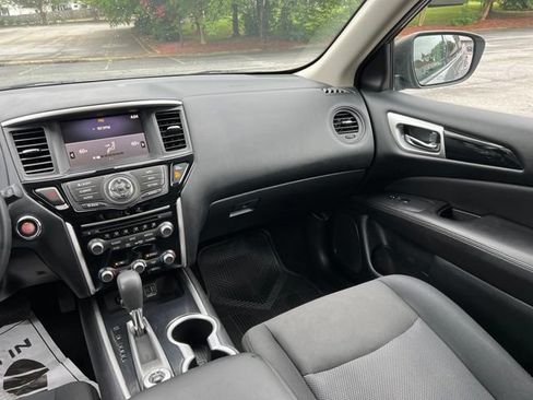 Used 2020 Nissan Pathfinder S AWD/4WD image 26
