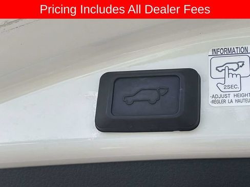 Used 2017 Toyota RAV4 XLE w/ Convenience Package AWD/4WD image 14