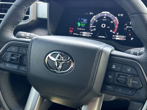Used 2026 Toyota Tundra Limited AWD/4WD image 28