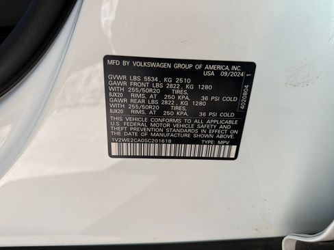 Used 2025 Volkswagen Atlas Cross Sport SE image 24