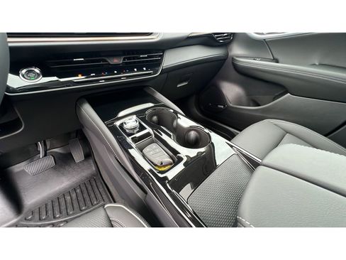 Certified 2025 Buick Envision Avenir AWD/4WD image 20