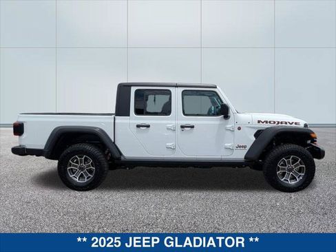 Used 2025 Jeep Gladiator Mojave w/ Convenience Group AWD/4WD image 6