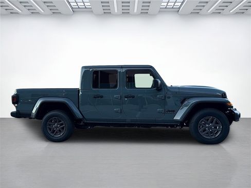 New 2026 Jeep Gladiator Sport image 2