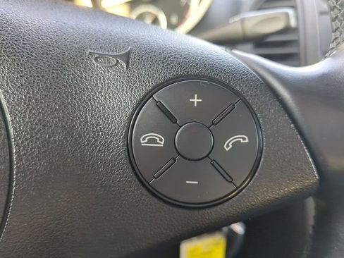 Used 2011 Mercedes-Benz SLK 350 image 21