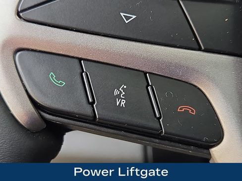 Used 2018 Jeep Grand Cherokee Altitude AWD/4WD image 9