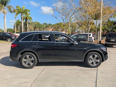 Used 2019 Mercedes-Benz GLC 300 4MATIC image 4