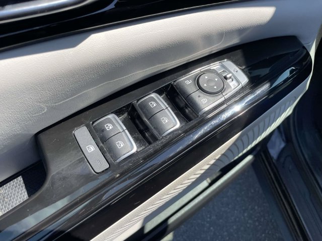 Certified 2022 Kia Carnival SX FWD image 17