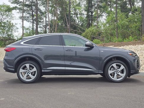 Used 2025 Audi Q5 Premium Plus w/ Premium Plus AWD/4WD image 29