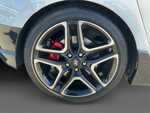 Used 2021 Hyundai Veloster N image 10