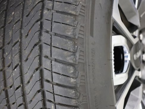 Used 2023 GMC Yukon Denali Ultimate w/ LPO, Floor Liner Package AWD/4WD image 16