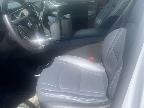 Used 2022 Buick Enclave Essence w/ Experience Buick Package AWD/4WD image 8