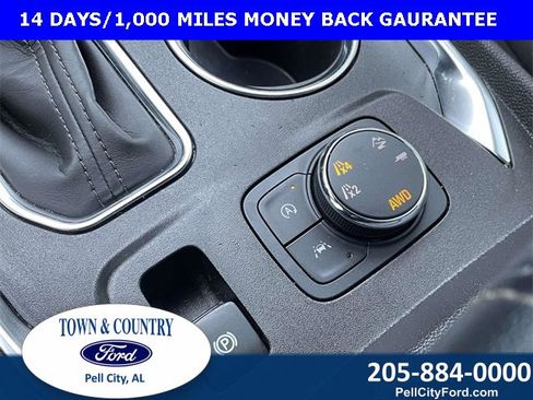 Used 2023 Chevrolet Traverse LT w/ LT Premium Package image 17