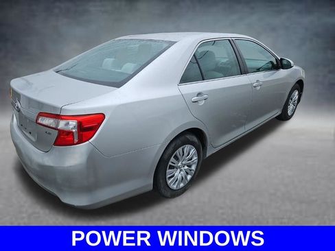 Used 2012 Toyota Camry LE FWD image 5