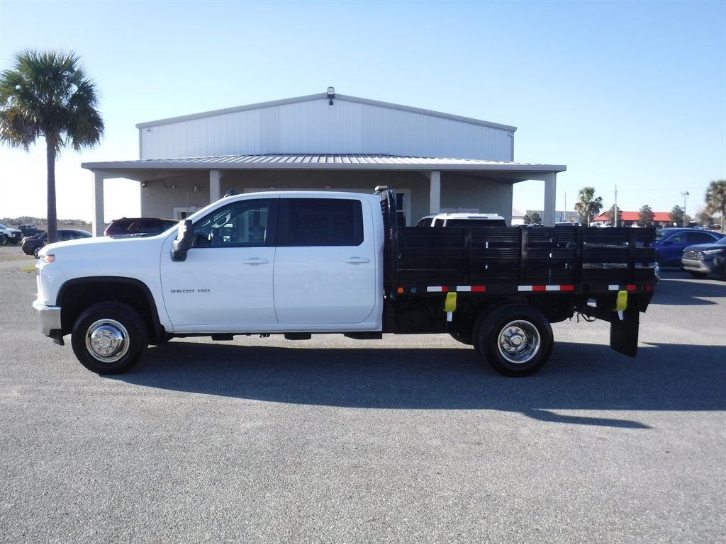 Used 2023 Chevrolet Silverado 3500 LT AWD/4WD image 2