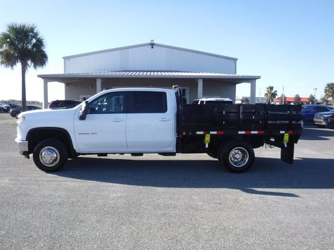 Used 2023 Chevrolet Silverado 3500 LT AWD/4WD image 2